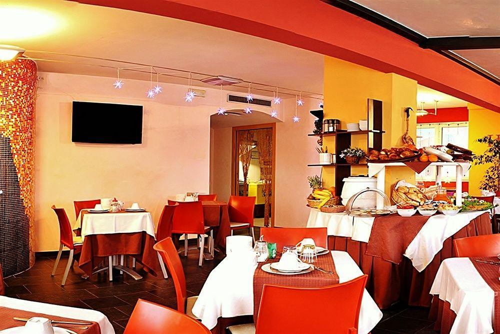 Hotel Savoia Lignano Sabbiadoro Buitenkant foto