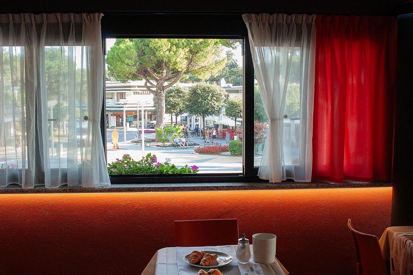 Hotel Savoia Lignano Sabbiadoro Buitenkant foto