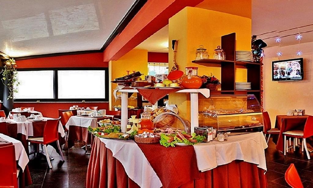 Hotel Savoia Lignano Sabbiadoro Buitenkant foto