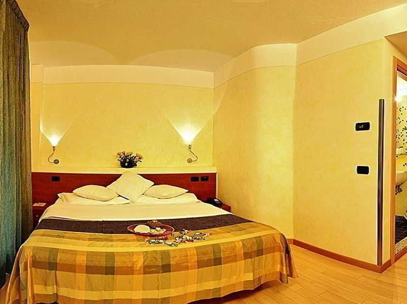 Hotel Savoia Lignano Sabbiadoro Buitenkant foto