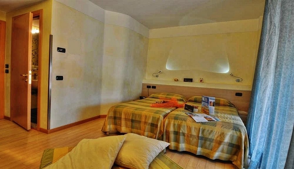 Hotel Savoia Lignano Sabbiadoro Buitenkant foto