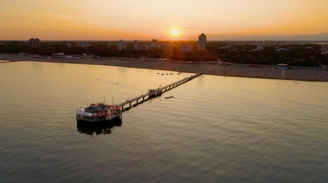 Hotel Savoia Lignano Sabbiadoro Buitenkant foto